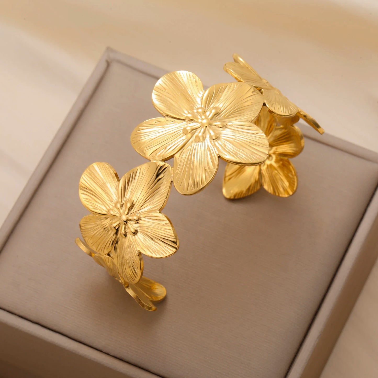 Teamer Fashion Big Flowers Cuff Bracelet for Women Stainless Steel Gold Color Bangle Bohemian Jewelry Wedding Gift