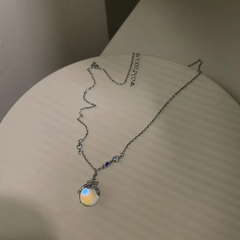 Y2k Heart Firefly Necklace for Female Ins Tide Palace Retro Gentle Imitation Moonstone Collarbone Chain Necklace Accessories