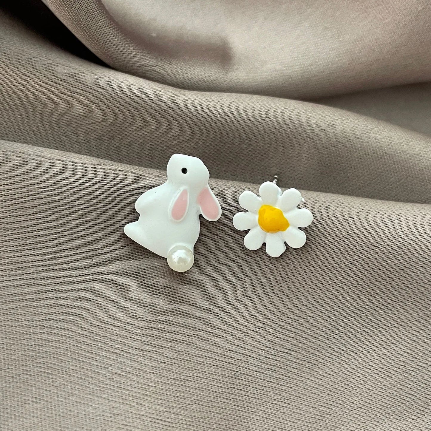 Kids Asymmetric Animal Cat Love Heart Earrings Lovely Grey Mouse&Cheese Rabbit&Flower Ear Stud Earrings Student Jewelry Gifts