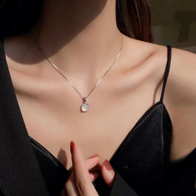 Yerik Fashion Silver Color White Round Moonstone Pendant Necklaces for Women Luxury Temperament Clavicle Chain Necklace Jewelry