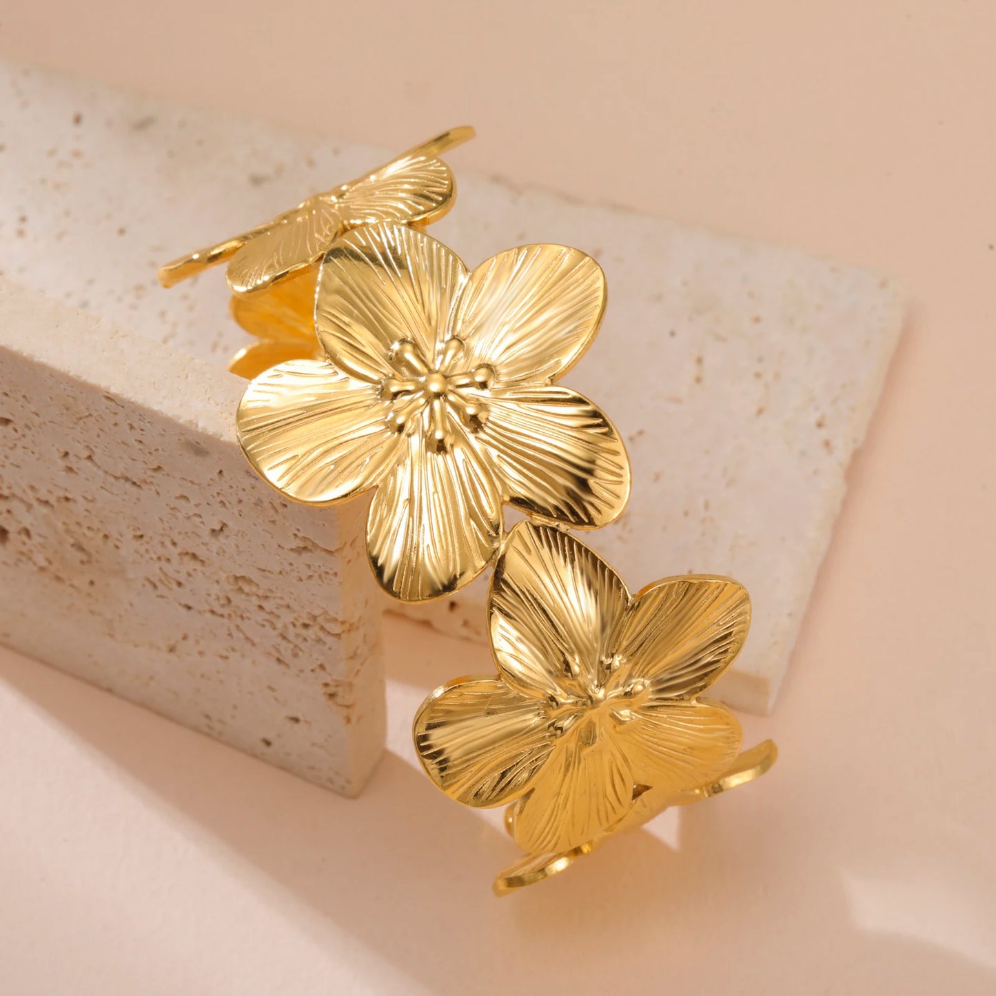 Teamer Fashion Big Flowers Cuff Bracelet for Women Stainless Steel Gold Color Bangle Bohemian Jewelry Wedding Gift