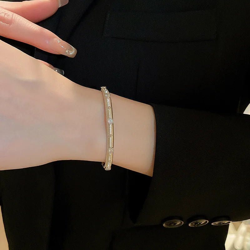 Zircon Retro Bracelet for Women Europe and The United States Light Luxury Temperament Bracelets Fashion New Accessories Gifts