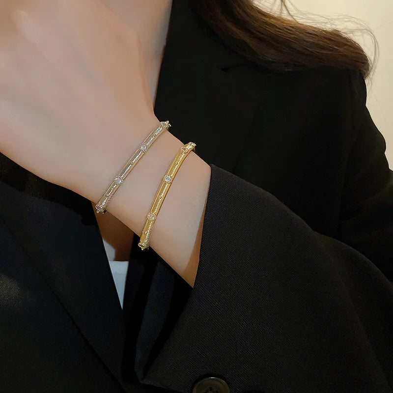 Zircon Retro Bracelet for Women Europe and The United States Light Luxury Temperament Bracelets Fashion New Accessories Gifts