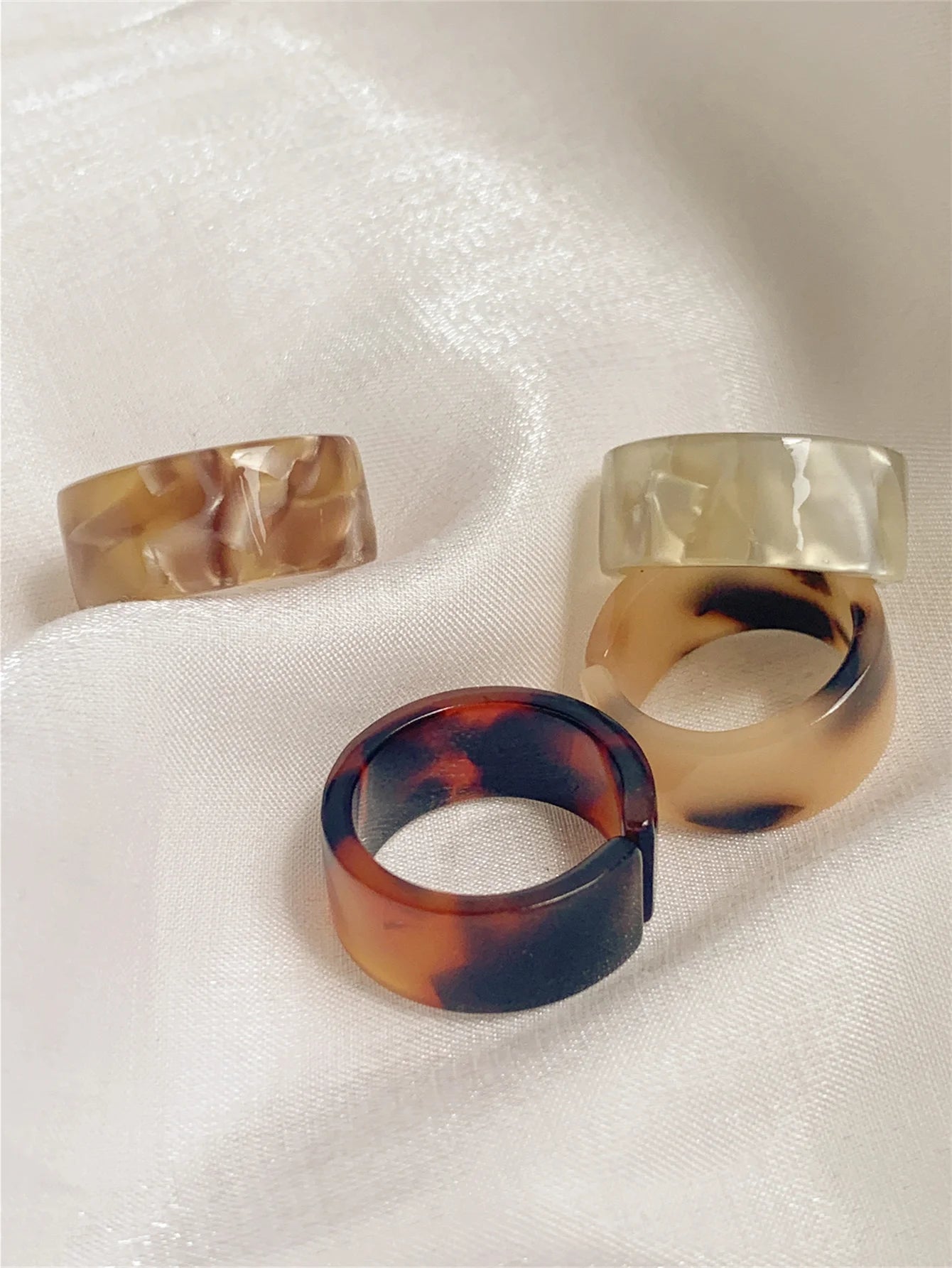 4-piece set of colorful resin rings with thick circles, fashionable and exquisite for women, personalized matching with irregula