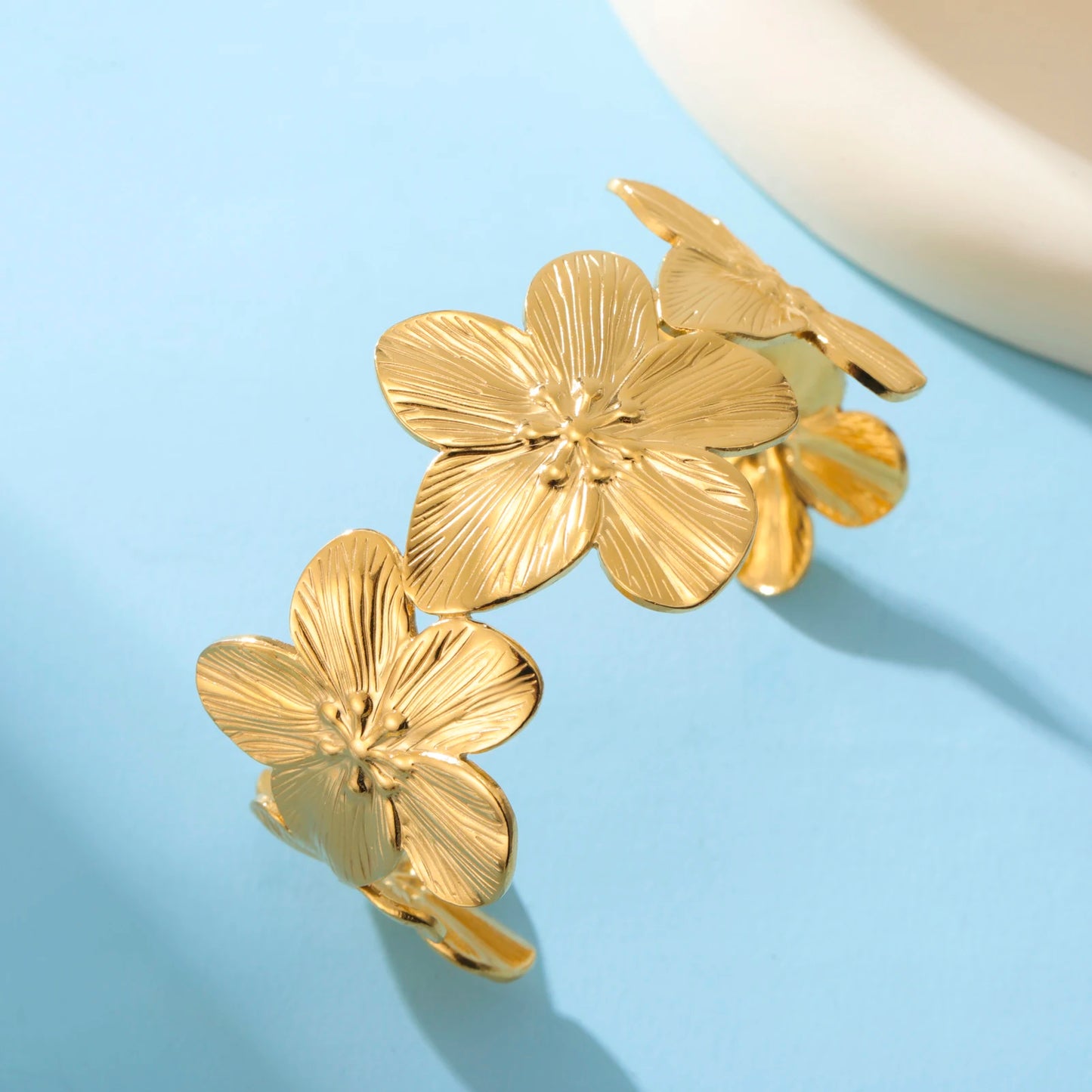 Teamer Fashion Big Flowers Cuff Bracelet for Women Stainless Steel Gold Color Bangle Bohemian Jewelry Wedding Gift