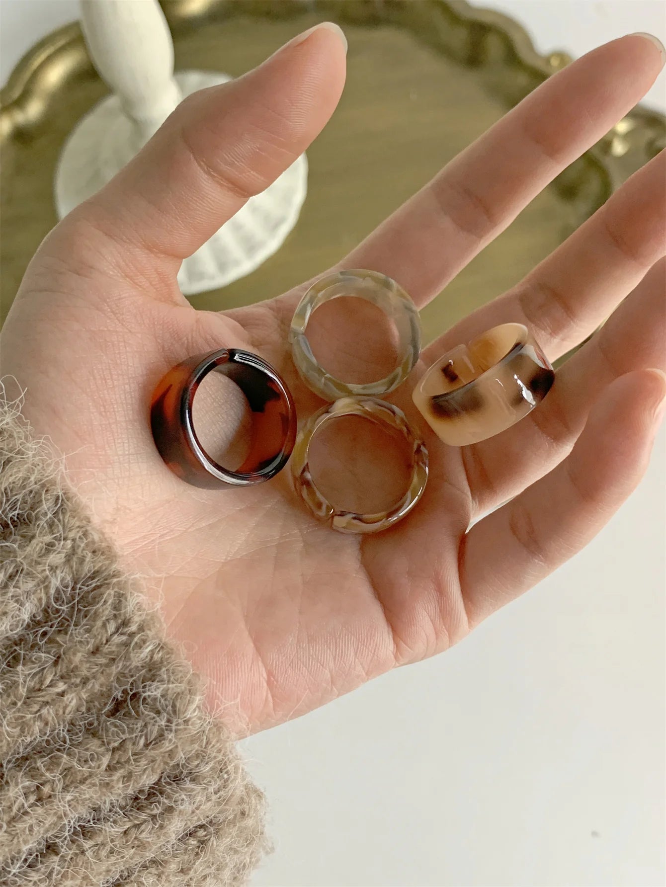 4-piece set of colorful resin rings with thick circles, fashionable and exquisite for women, personalized matching with irregula