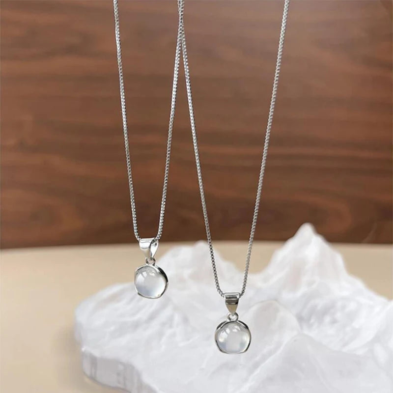 Yerik Fashion Silver Color White Round Moonstone Pendant Necklaces for Women Luxury Temperament Clavicle Chain Necklace Jewelry