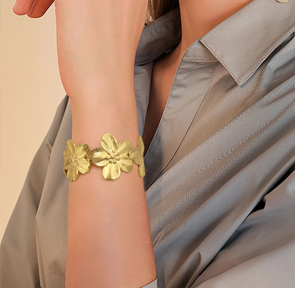 Teamer Fashion Big Flowers Cuff Bracelet for Women Stainless Steel Gold Color Bangle Bohemian Jewelry Wedding Gift