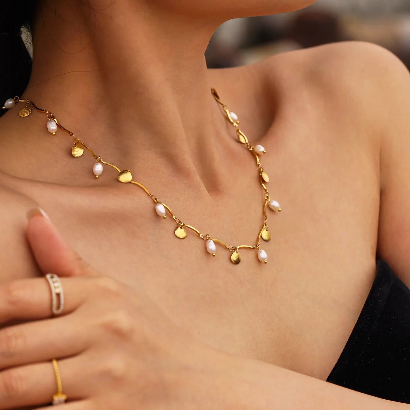 2025 New Necklace For Women Light Luxury Pearl Shell Design Clavicle Chain Beach Neck Decoration Chain Jewelry Neck Accessories