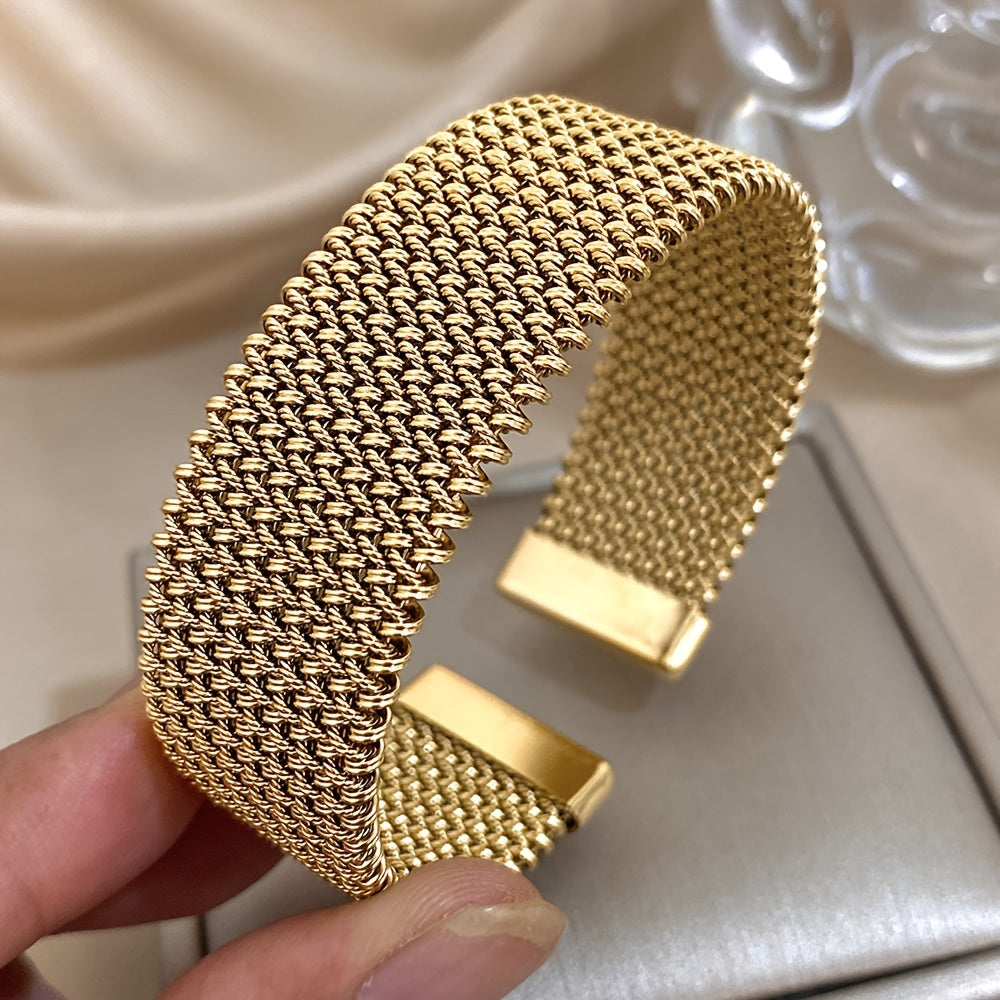 Trendy New Woven Stainless Steel Bracelet With A Golden Touch. Fashionable Accessory In Versatile Golden Tone.