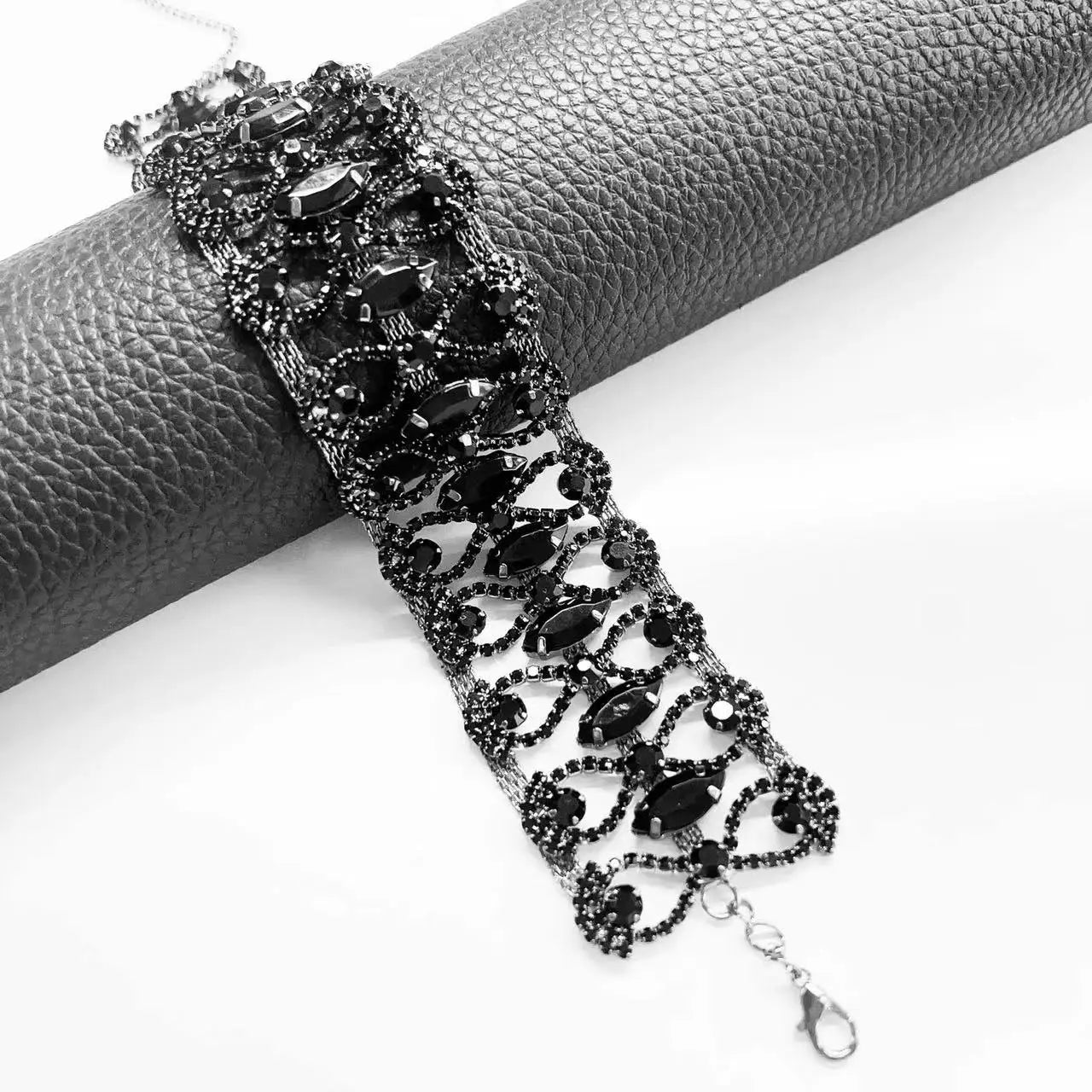 Fashionable luxury sparkling rhinestone necklace, European and American fashionable crystal collarbone chain, party jewelry