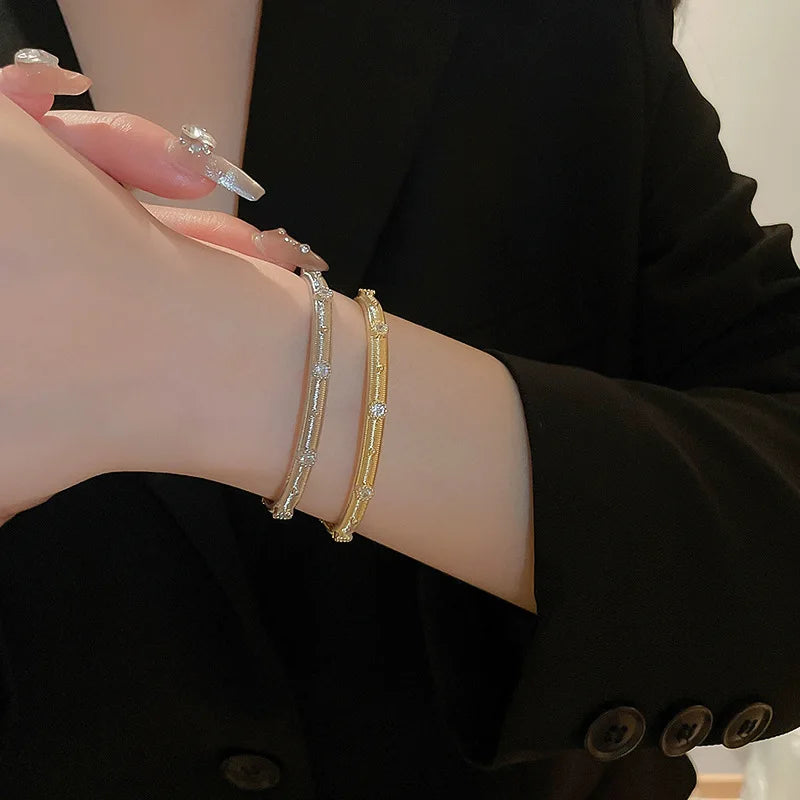 Zircon Retro Bracelet for Women Europe and The United States Light Luxury Temperament Bracelets Fashion New Accessories Gifts