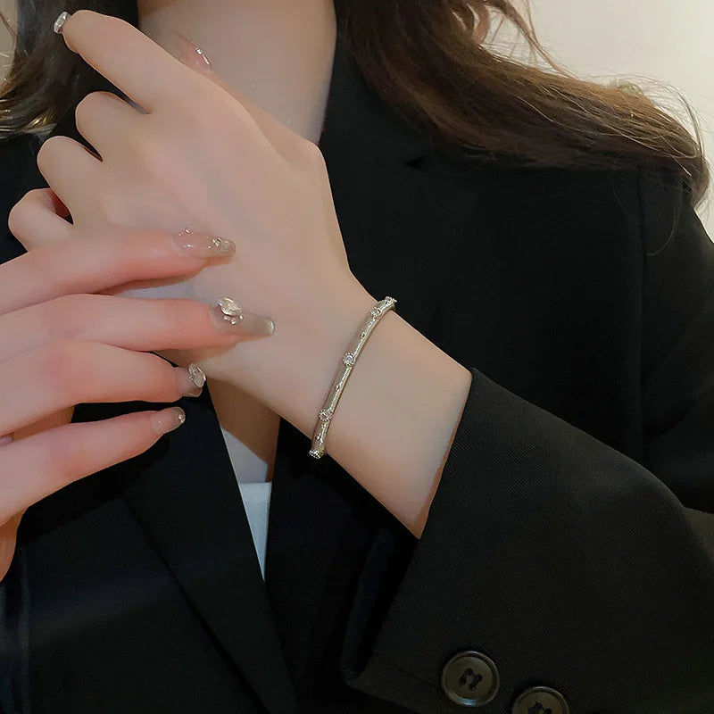 Zircon Retro Bracelet for Women Europe and The United States Light Luxury Temperament Bracelets Fashion New Accessories Gifts