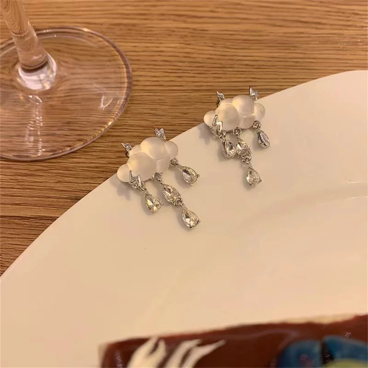 Korean Exquisite Planet Moon Butterfly Tassel Earrings for Women Sparkling Crystal Asymmetrical Drop Earrings Girl Party Jewelry