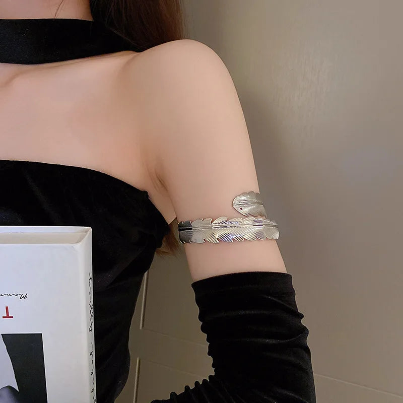 Bohemian Metal Starfish Open Arm Bracelet for Women String Leaf Wave Flower Ins Style Cuff Arm Bangle Beach Party Jewelry Gift