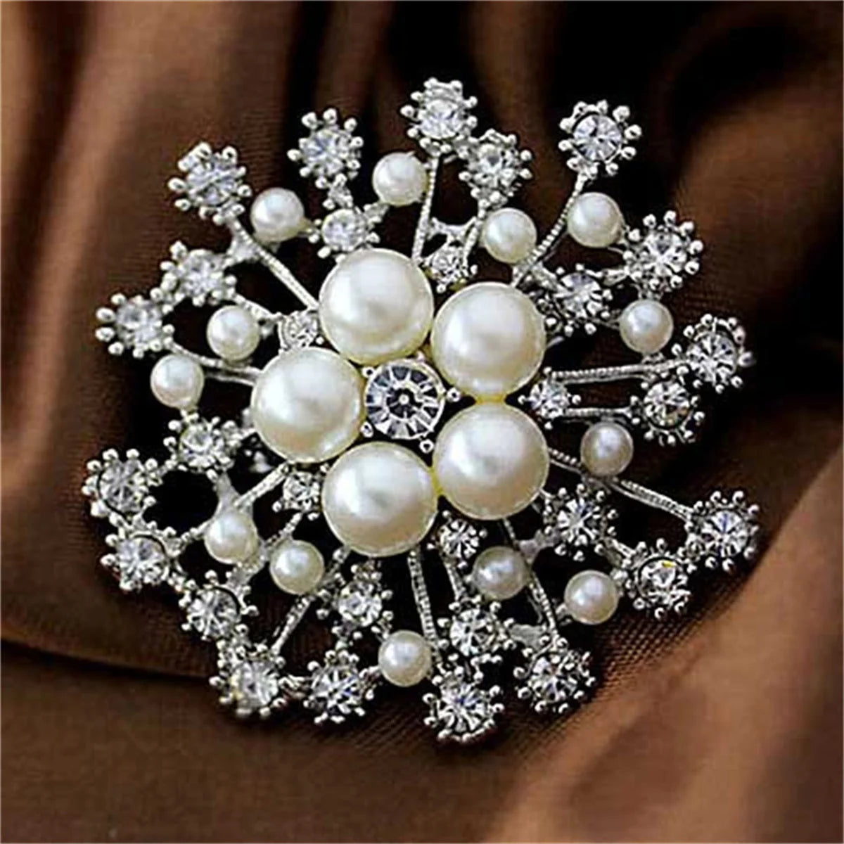 Rinhoo Fashion Imitation Pearl Zircon Tassel Safety Pins For Women Simple Snowflake Flower Brooch Bouquet Clothes Badges Jewelry