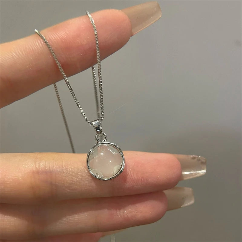 Yerik Fashion Silver Color White Round Moonstone Pendant Necklaces for Women Luxury Temperament Clavicle Chain Necklace Jewelry