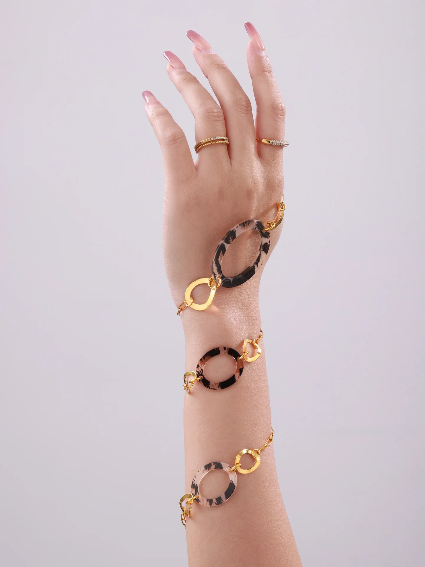 Necklace for Women Leopard Print Stainless Steel Acrylic Pendant Long Chain Sweater Link Gorgeous Charm Jewelry Gift