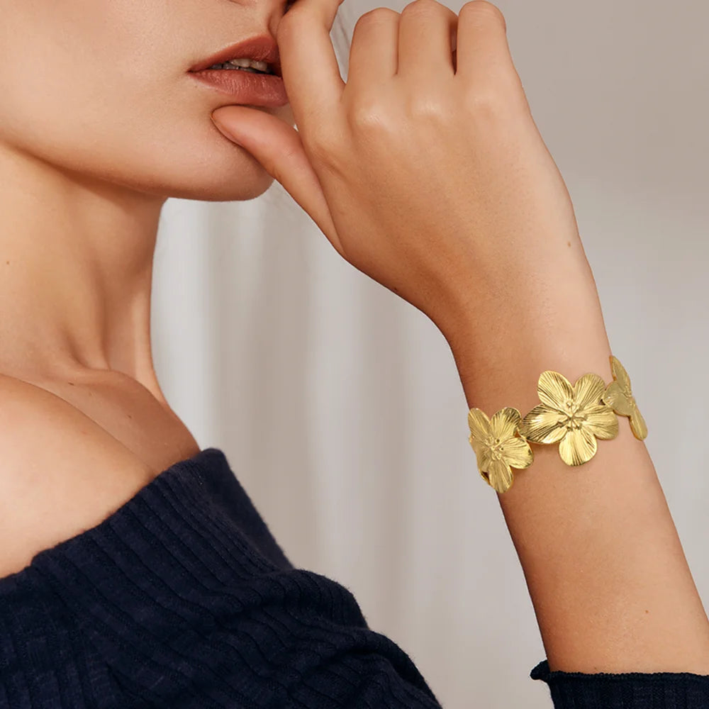 Teamer Fashion Big Flowers Cuff Bracelet for Women Stainless Steel Gold Color Bangle Bohemian Jewelry Wedding Gift