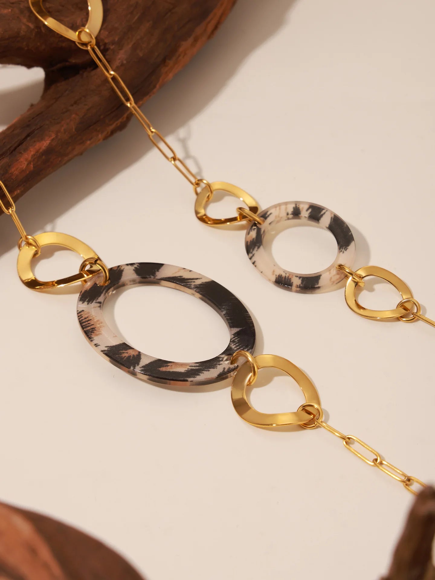 Necklace for Women Leopard Print Stainless Steel Acrylic Pendant Long Chain Sweater Link Gorgeous Charm Jewelry Gift