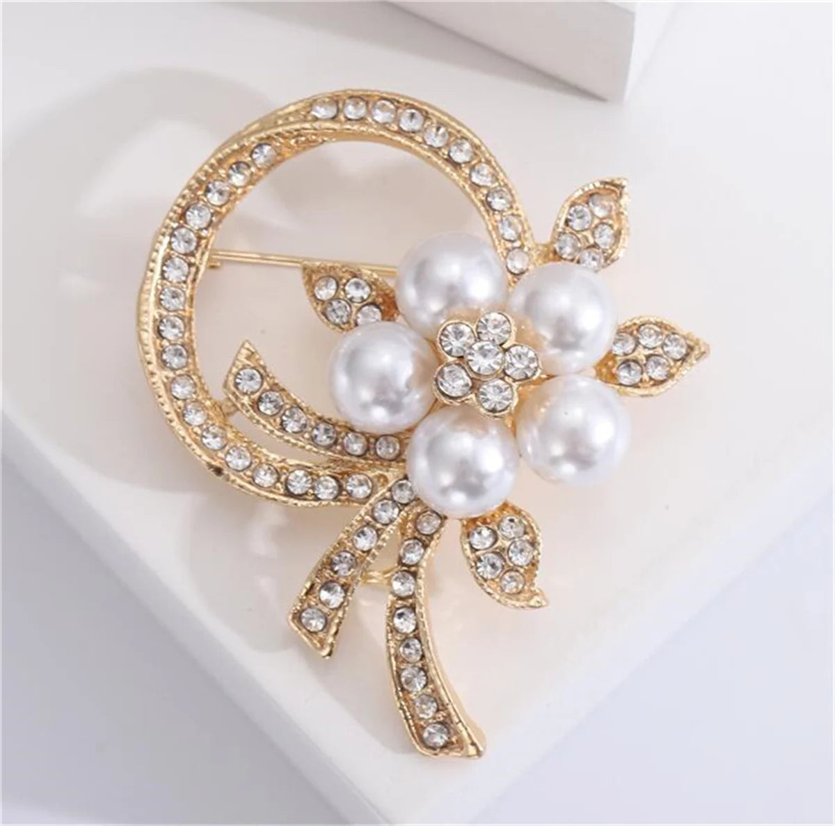 Rinhoo Fashion Imitation Pearl Zircon Tassel Safety Pins For Women Simple Snowflake Flower Brooch Bouquet Clothes Badges Jewelry