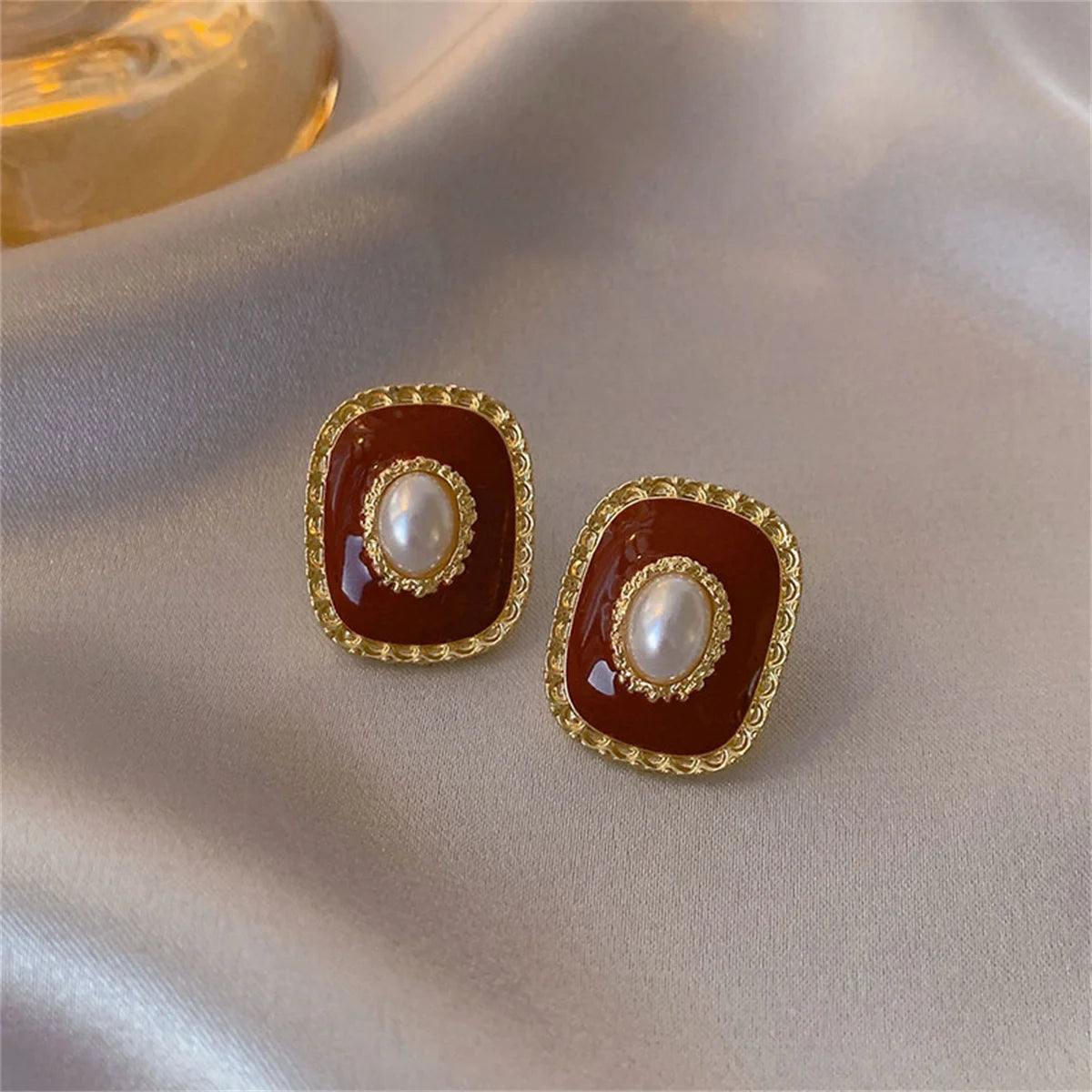 Vintage Trendy Red Enamel Geometric Round Heart Stud Earrings For Women Light Luxury Imitation Pearl Square Oval Earring Jewelry