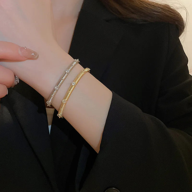 Zircon Retro Bracelet for Women Europe and The United States Light Luxury Temperament Bracelets Fashion New Accessories Gifts