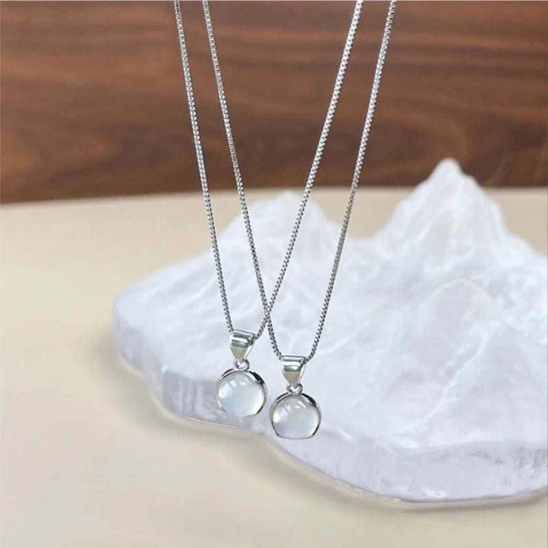 Yerik Fashion Silver Color White Round Moonstone Pendant Necklaces for Women Luxury Temperament Clavicle Chain Necklace Jewelry